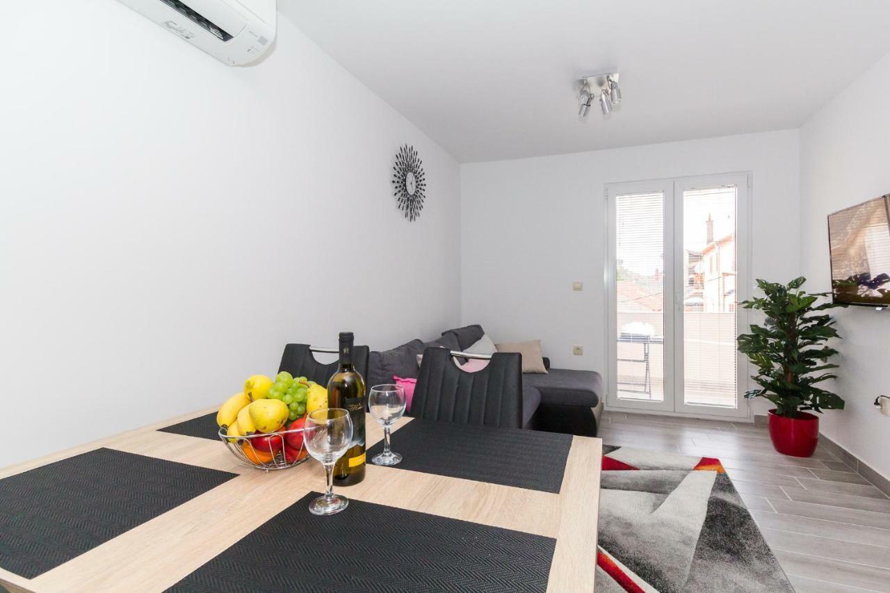 App Joly In Center Old Town Apartment Biograd Na Moru Exterior photo
